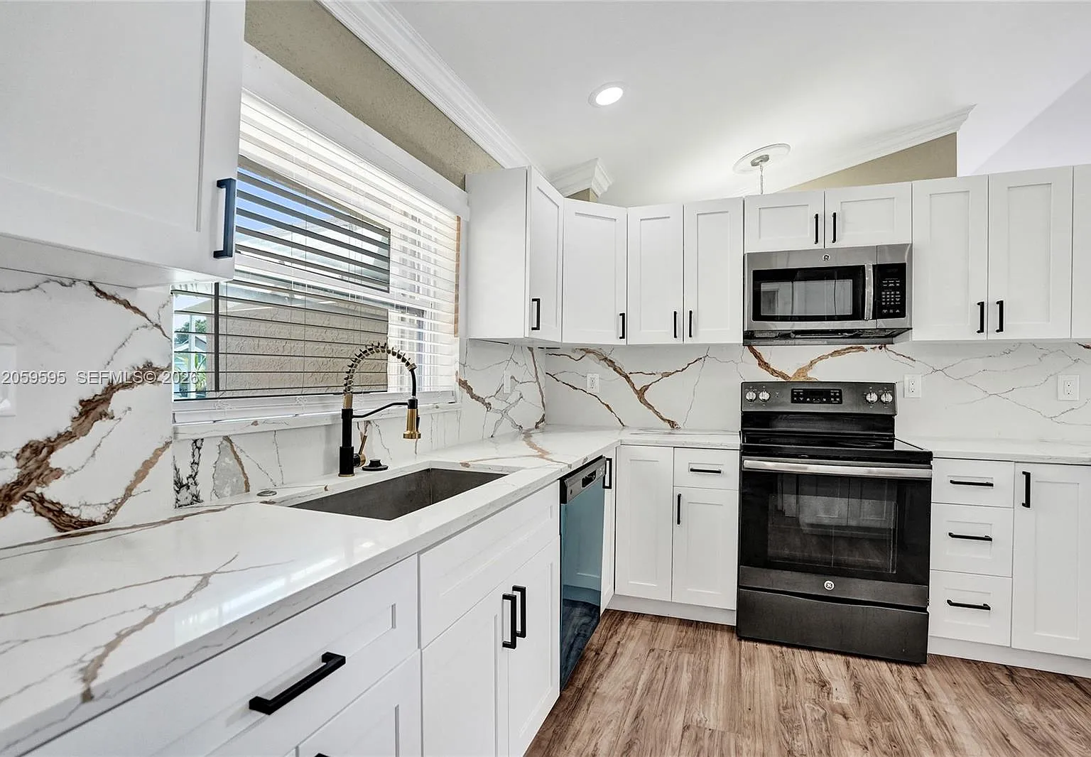 8204 SW 12th St — Photo 1