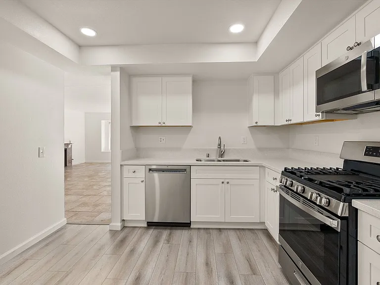 750 Rialto St — Photo 14