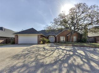 307 Club House Dr, Shawnee, OK 74801