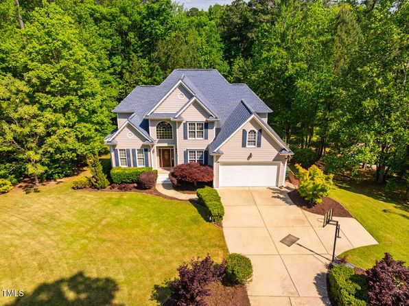 100 Panoramic Ct, Cary, NC 27519