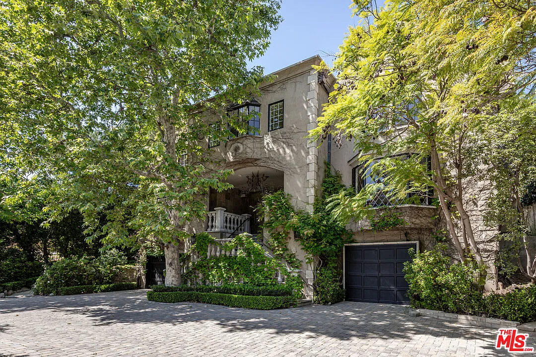 5 bed, 7.0 bath, 4400 sqft, $36,000 — Photo 1