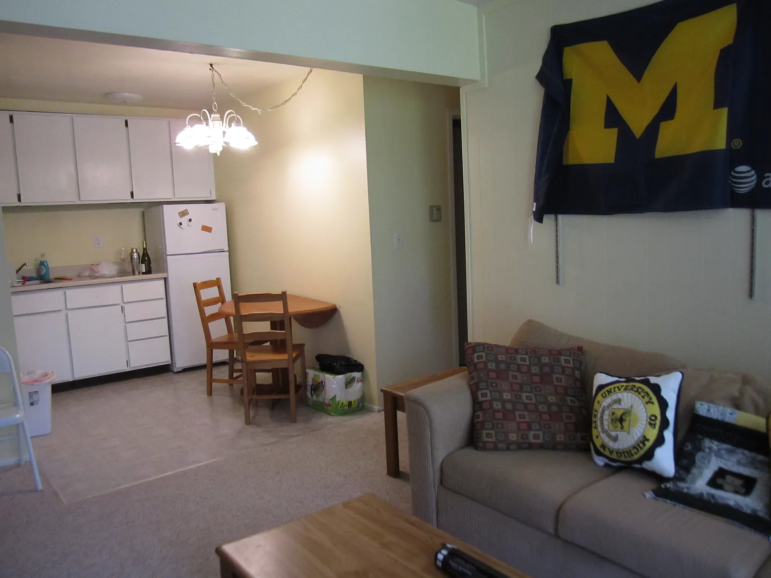 2 bed, 700 sqft, $850 — Photo 3
