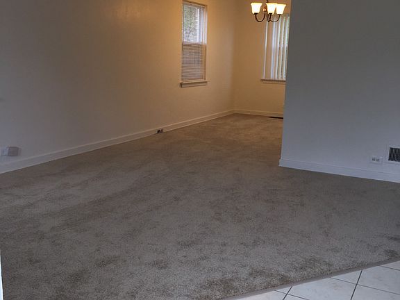3rd image of 1325 Paul St