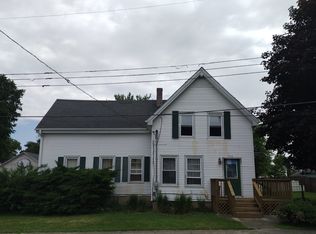 208 S Prairie St, Creston, IL 60113