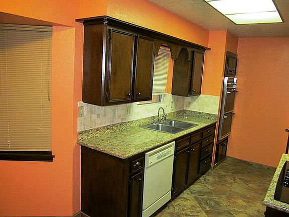 3rd image of 16214 Hollow Wood Dr