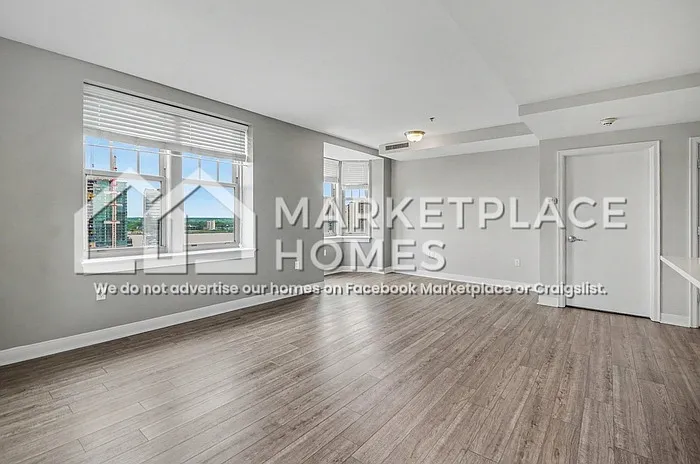 525 W Lafayette Blvd #16E — Photo 6