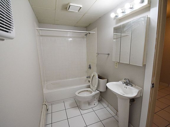 5th image of 512 3rd Ave SW APT 6