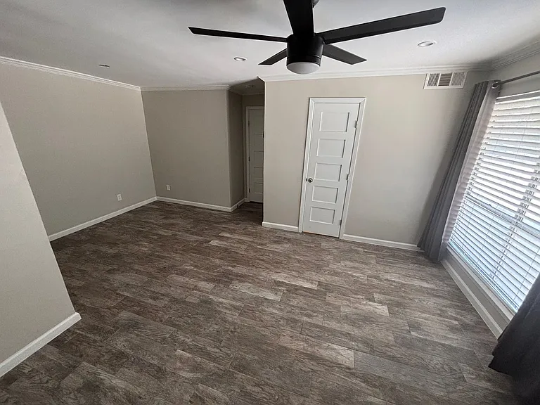 4044 Buena Vista St #111 — Photo 5