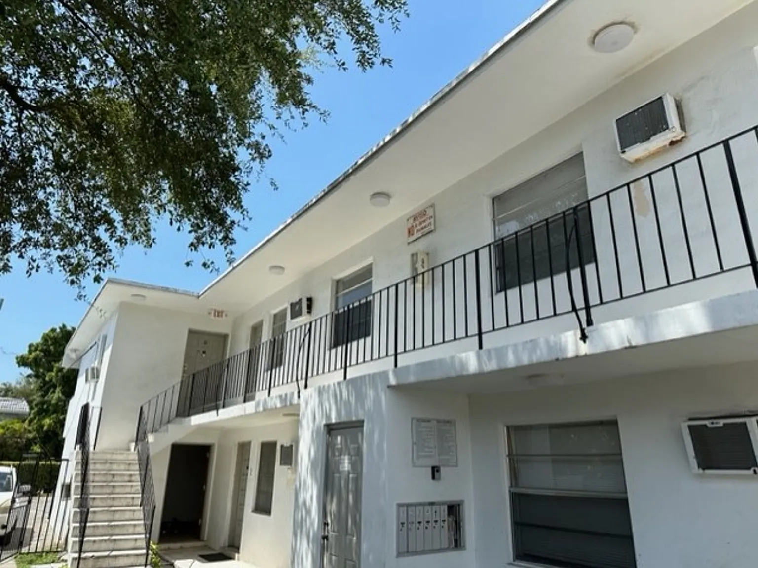 2 Bed/ 1 Bath in Little Havana — Photo 2