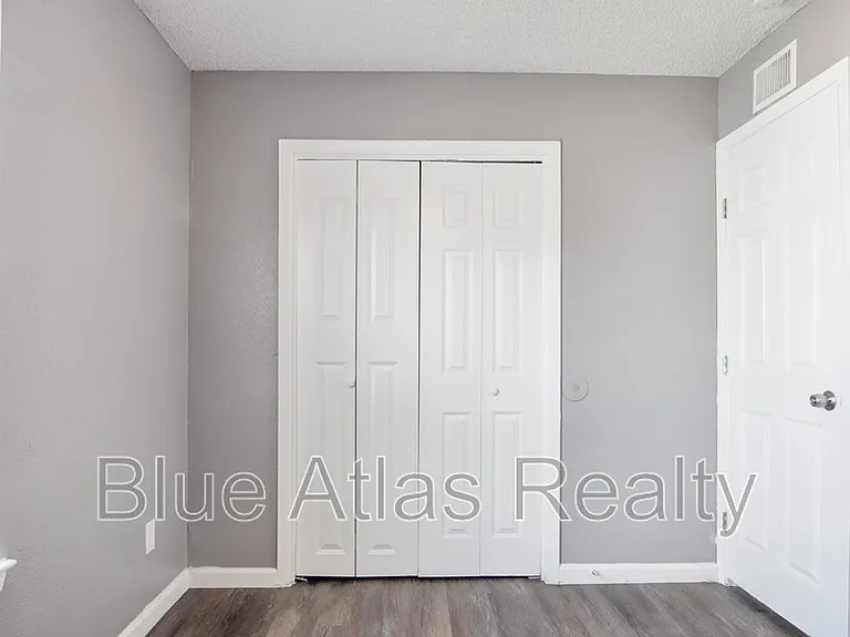 408 Noble Ave #B — Photo 11