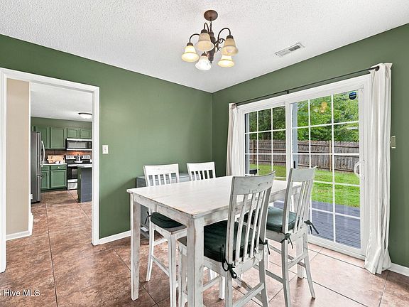 5th image of 210 Druid Court