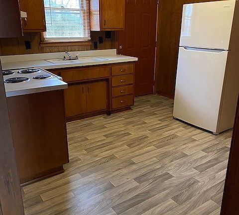 5th image of 110 Allen Dr #A