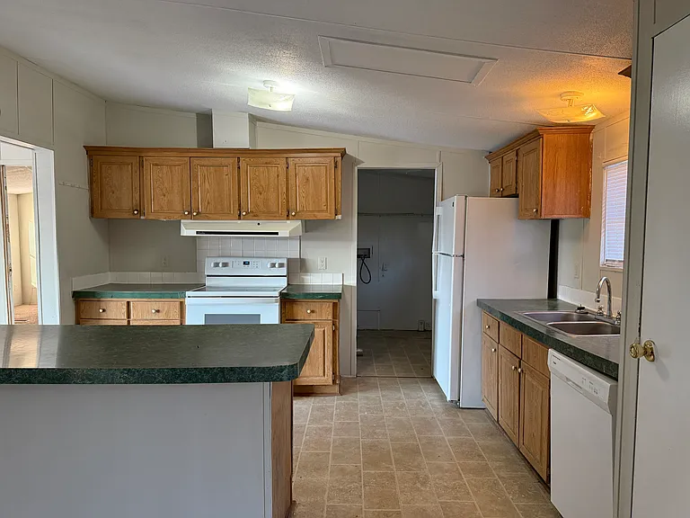107 Bryant Rd — Photo 4