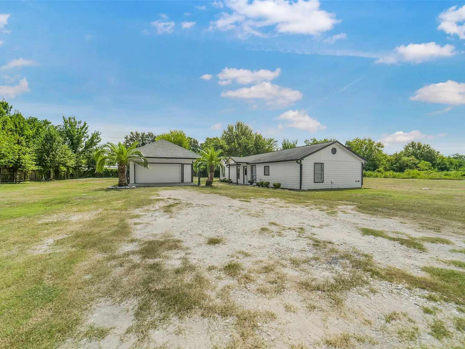 3 bed, 2.0 bath, 1464 sqft, $1,950 — Photo 4