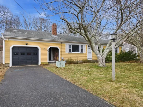 66 Arrowhead Dr, Barnstable, MA 02630