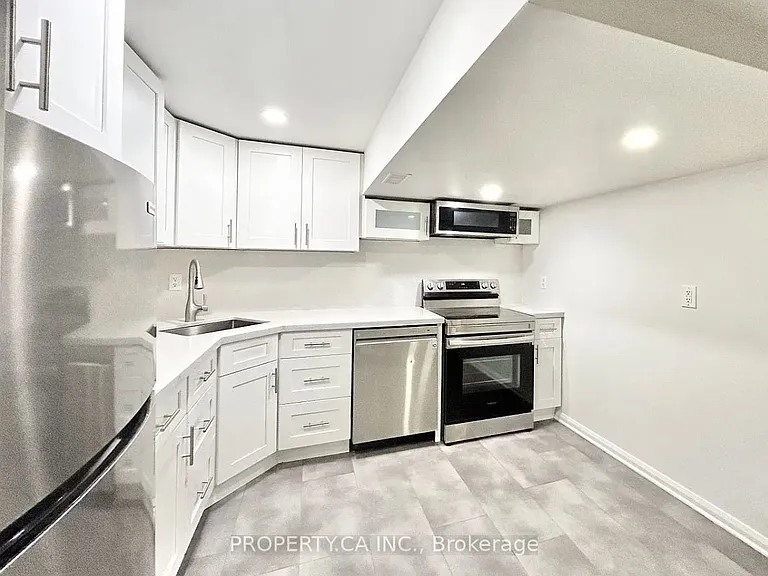 3 Bondhead Pl #LOWER — Photo 10
