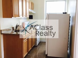 3265 43rd St #2R, Astoria, NY 11103
