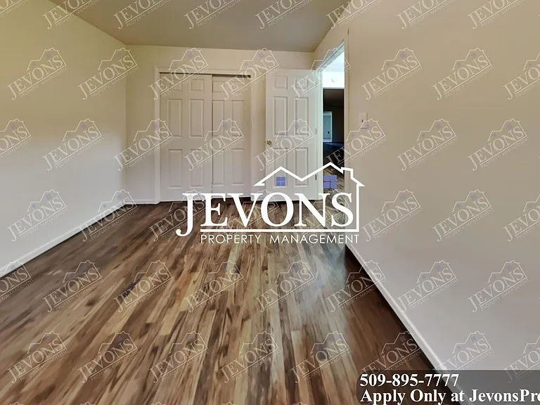 3571 E B St — Photo 17