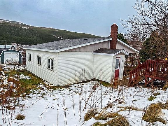 3rd image of 24 Drake's Road