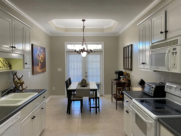 306 Hogan Way — Photo 5
