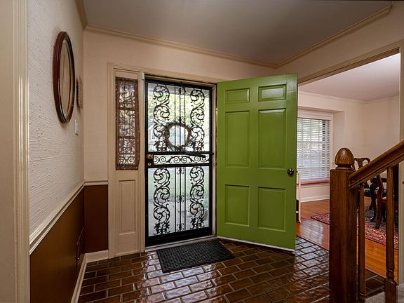 2nd image of 519 Princeton Oaks Cv
