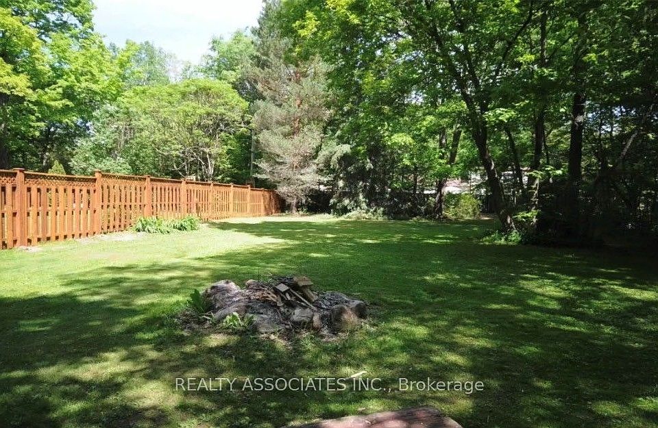 1st image of 81 Miller Pl