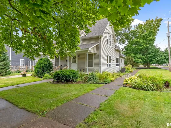 803 S College Ave, Aledo, IL 61231