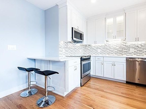 3rd image of 214 E Eagle St #3