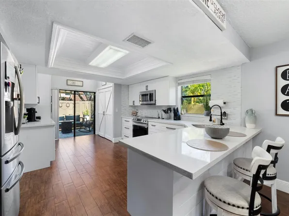 2102 Deer Creek Woodlands Way, Deerfield Beach, FL 33442