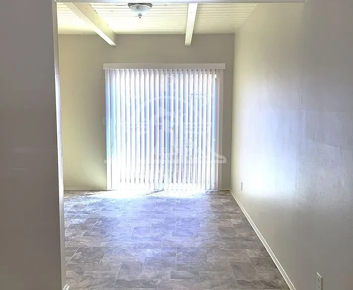 2704 N Humbert Ave — Photo 6