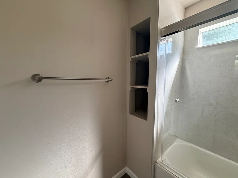 502 Michigan Blvd — Photo 23