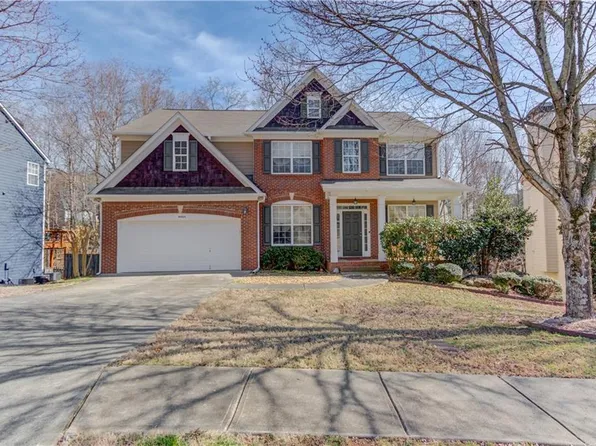 6925 River Island Cir, Buford, GA 30518
