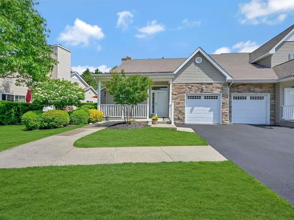 57 Rose Lane #57, Mount Sinai, NY 11766