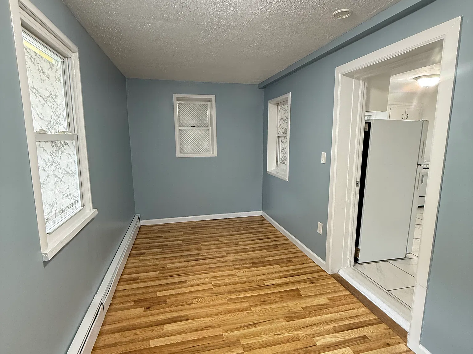 3 bed, 500 sqft, $3,000 — Photo 2