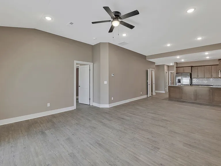 387 Trails Head Ct — Photo 10