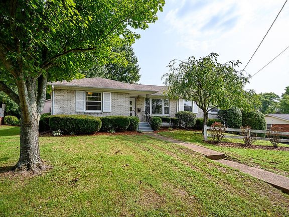 3rd image of 2616 Brownwood Dr