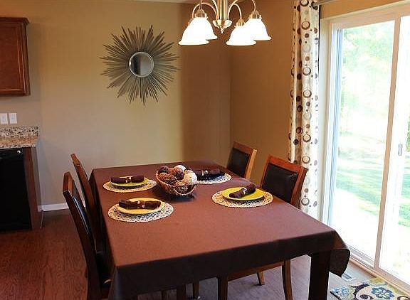 5th image of 12584 Quemoy St NE