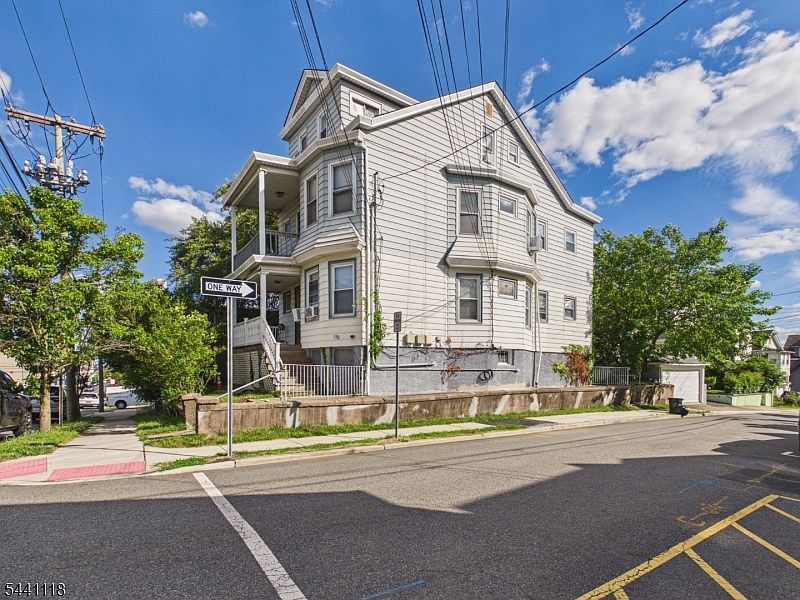 1st image of 139 Fairview Ave