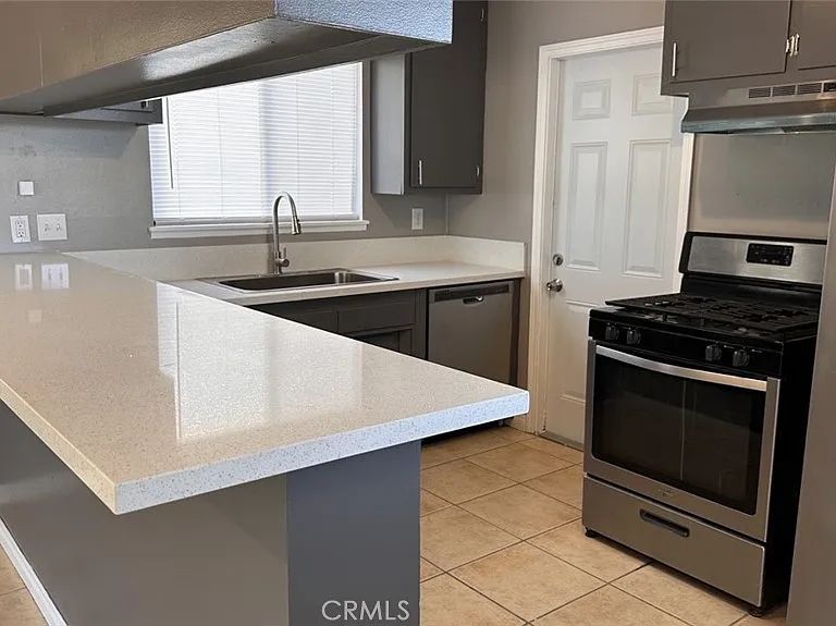 219 N Norma St — Photo 4