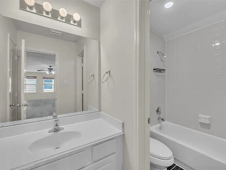 2614 Shady Acres Ct — Photo 24