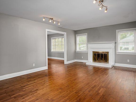3rd image of 1002 Dixie Ave