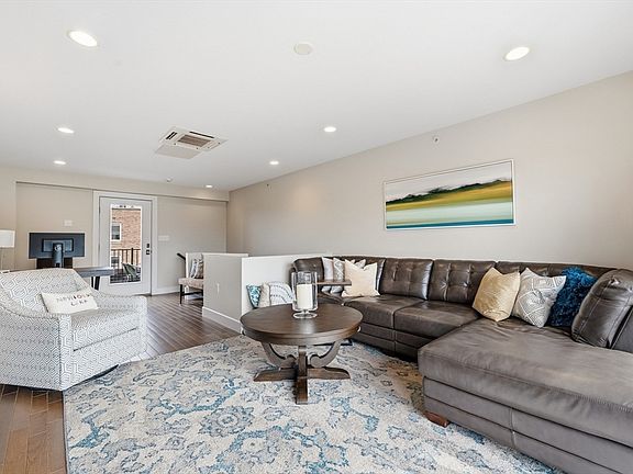 3rd image of 1 Saint Clare Rd APT 16