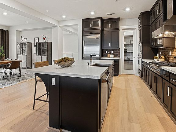 6809-skyview-drive.51895.phr.026.web