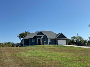 9 Locust Ln, Emporia, KS 66801