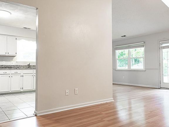 5th image of 1932 Rossini Dr