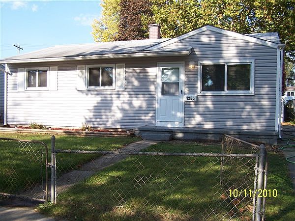 1255 Lexington Pkwy
