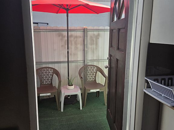 5th image of 2648 Bahama Dr