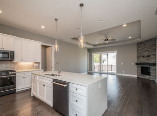 6063 Aspen Dr, West Des Moines, IA 50266