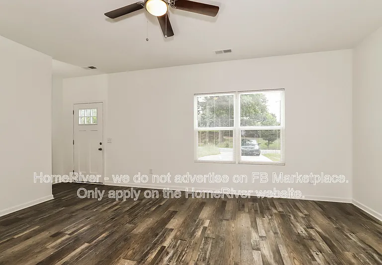 828 Graylyn Dr — Photo 3