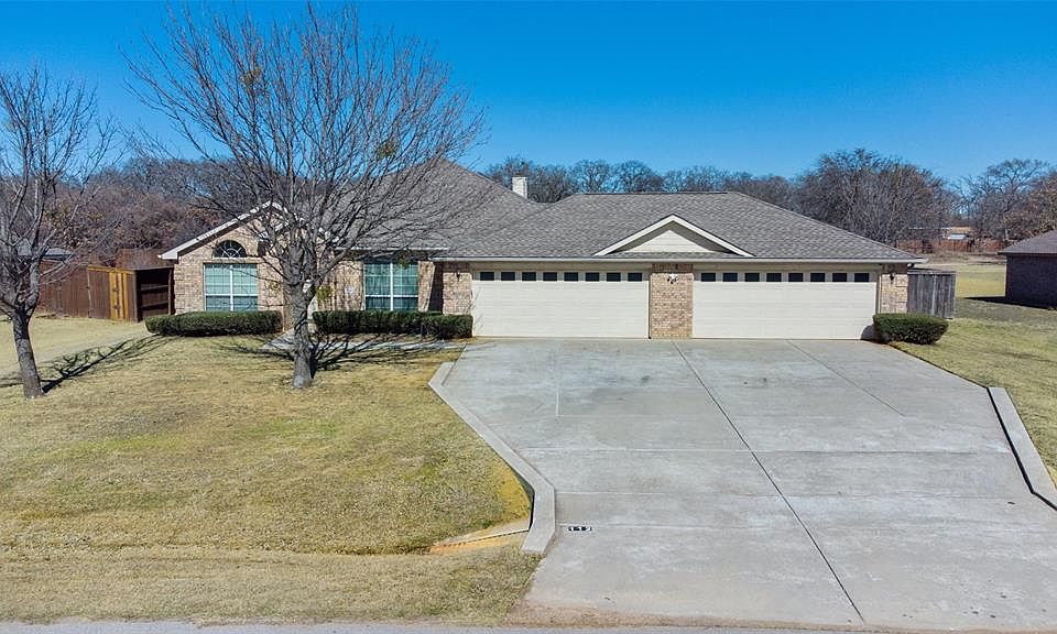 1st image of 112 Faircrest Dr